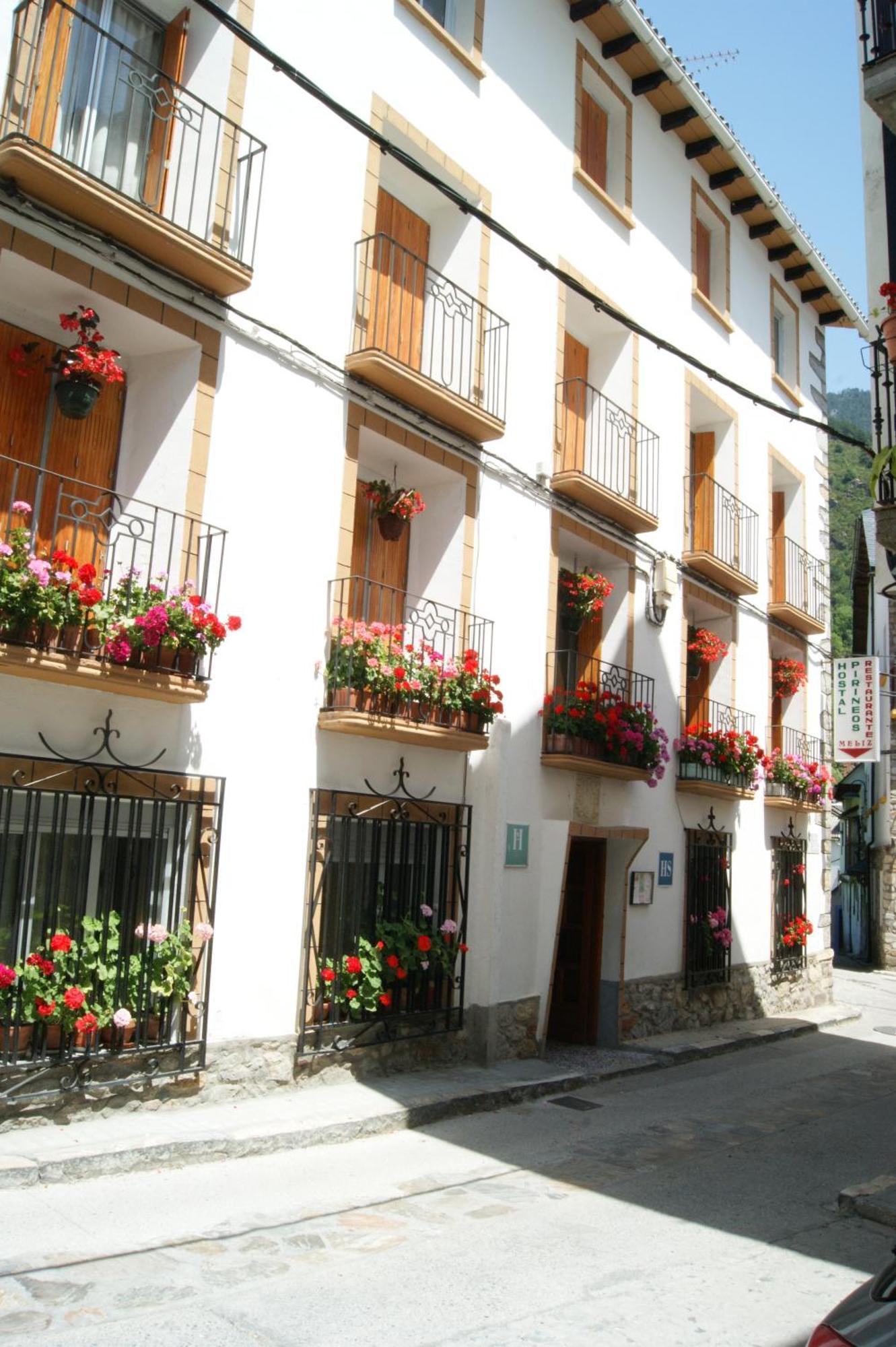 Hostal Pirineos Meliz Bielsa Esterno foto